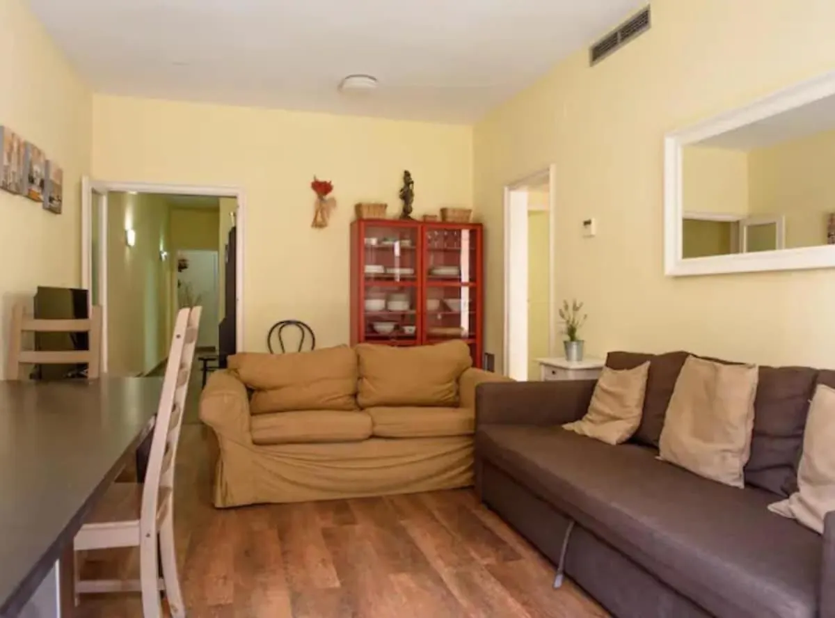 Daire Ramblas Rentals Spacious & Design 4Br Flat With Balcony 15M Ramblas Barselona