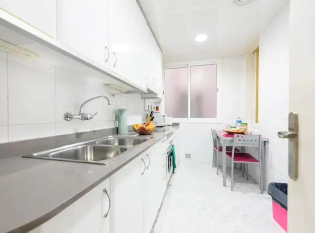 Ramblas Rentals Spacious & Design 4Br Flat With Balcony 15M Ramblas Barselona